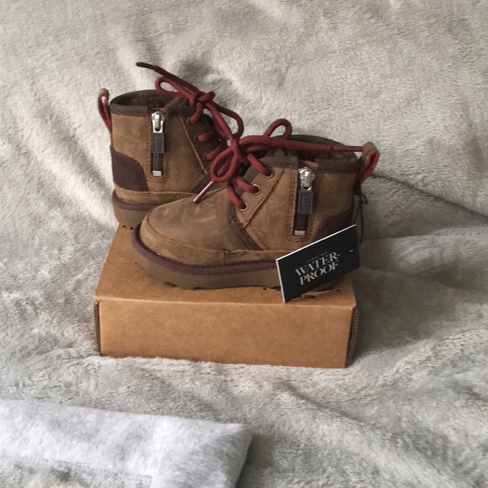 NWOB UGG NEUMEL II WATERPROOF BOOT
